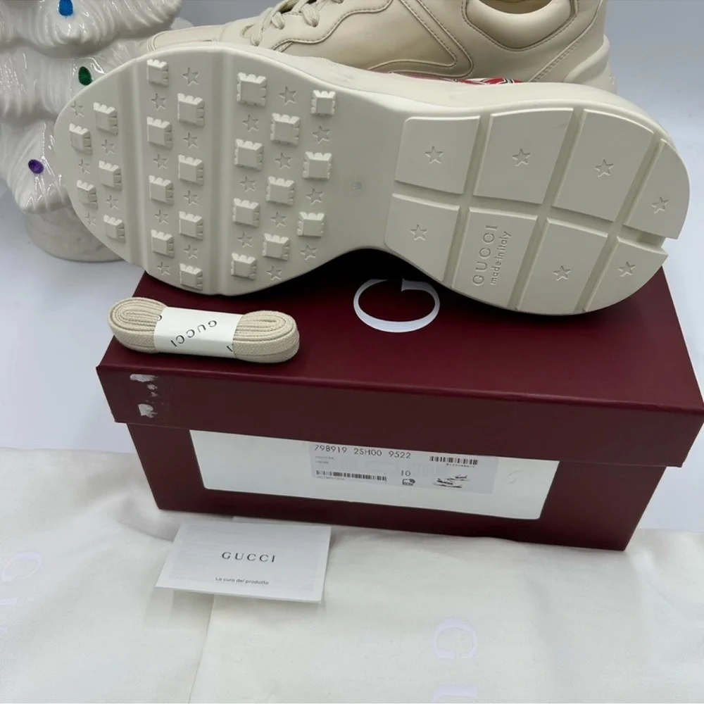 Gucci, beige sneakers with red accent size 10 made in Italy